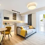 شقة Aboutartapartments - Otynska 4 *