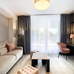 Aboutartapartments - Otynska 4 شقة