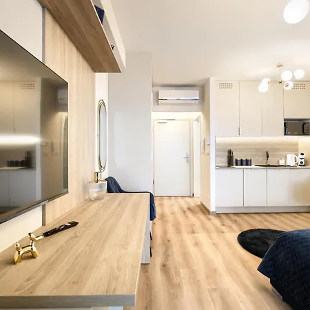 Apartment Aboutartapartments - Otynska 4 *