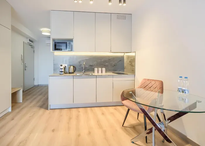 Aboutartapartments - Otynska 4 *