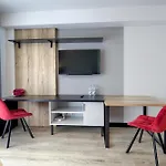 Aboutartapartments - Otynska 4 *