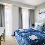 Apartmán Aboutartapartments - Otynska 4 *