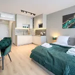 Apartment Aboutartapartments - Otynska 4 *