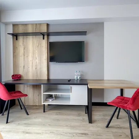 Aboutartapartments - Otynska 4 *