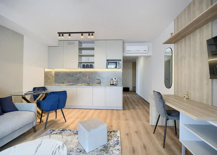 Aboutartapartments - Otynska 4 *